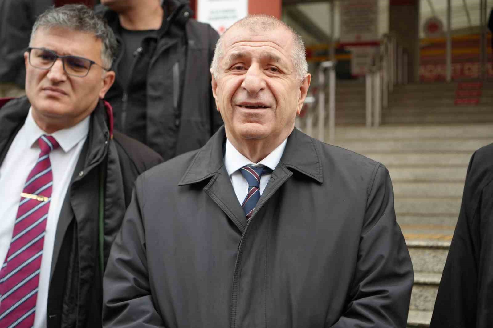 Ümit Özdağ, Kocaeli’de "tehdit" suçlamasıyla hakim karşısına çıktı
