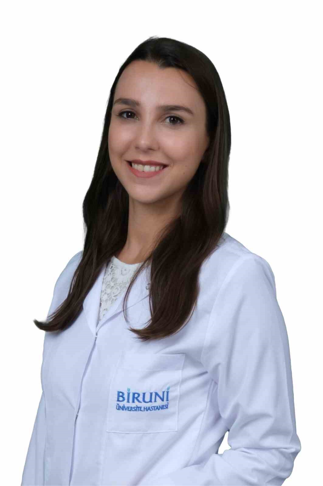 Uzmanı uyardı: "Güneş lekesi sandığınız belirti cilt kanseri olabilir"
