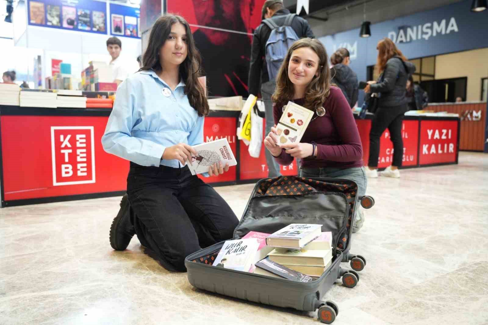 Valizler bu kez kitaplarla doluyor
