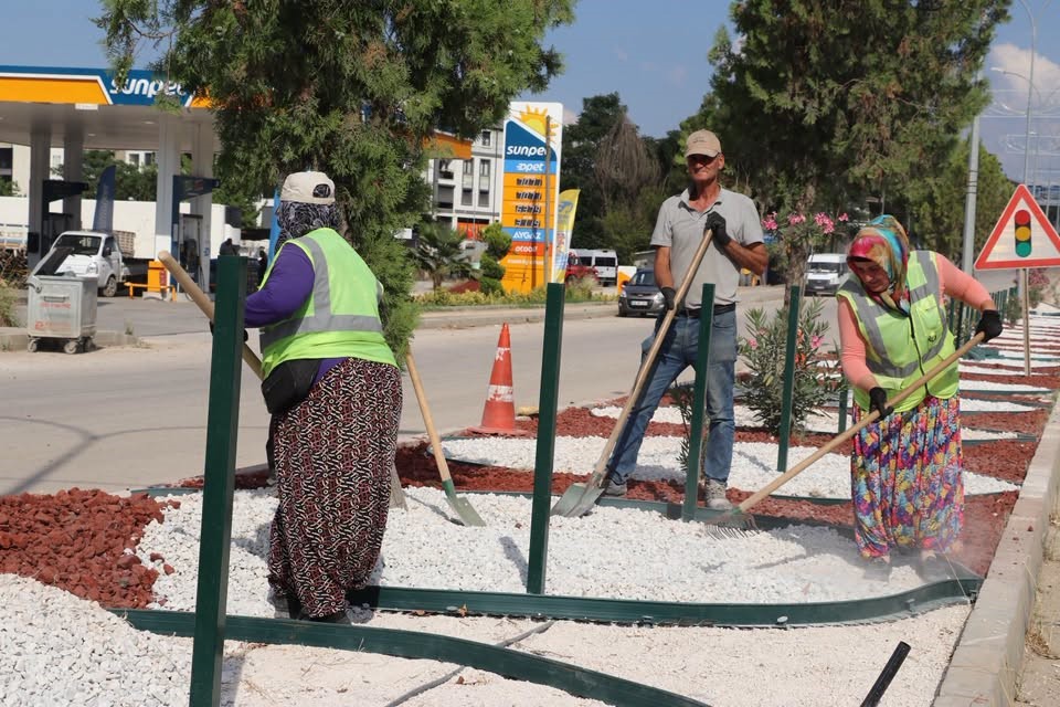 Yaya güvenliği için orta refüjlere demir çit
