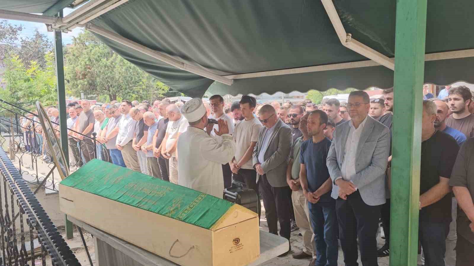 Yeni aldığı motosikletle kaza yapan genç gözyaşları arasında toprağa verildi
