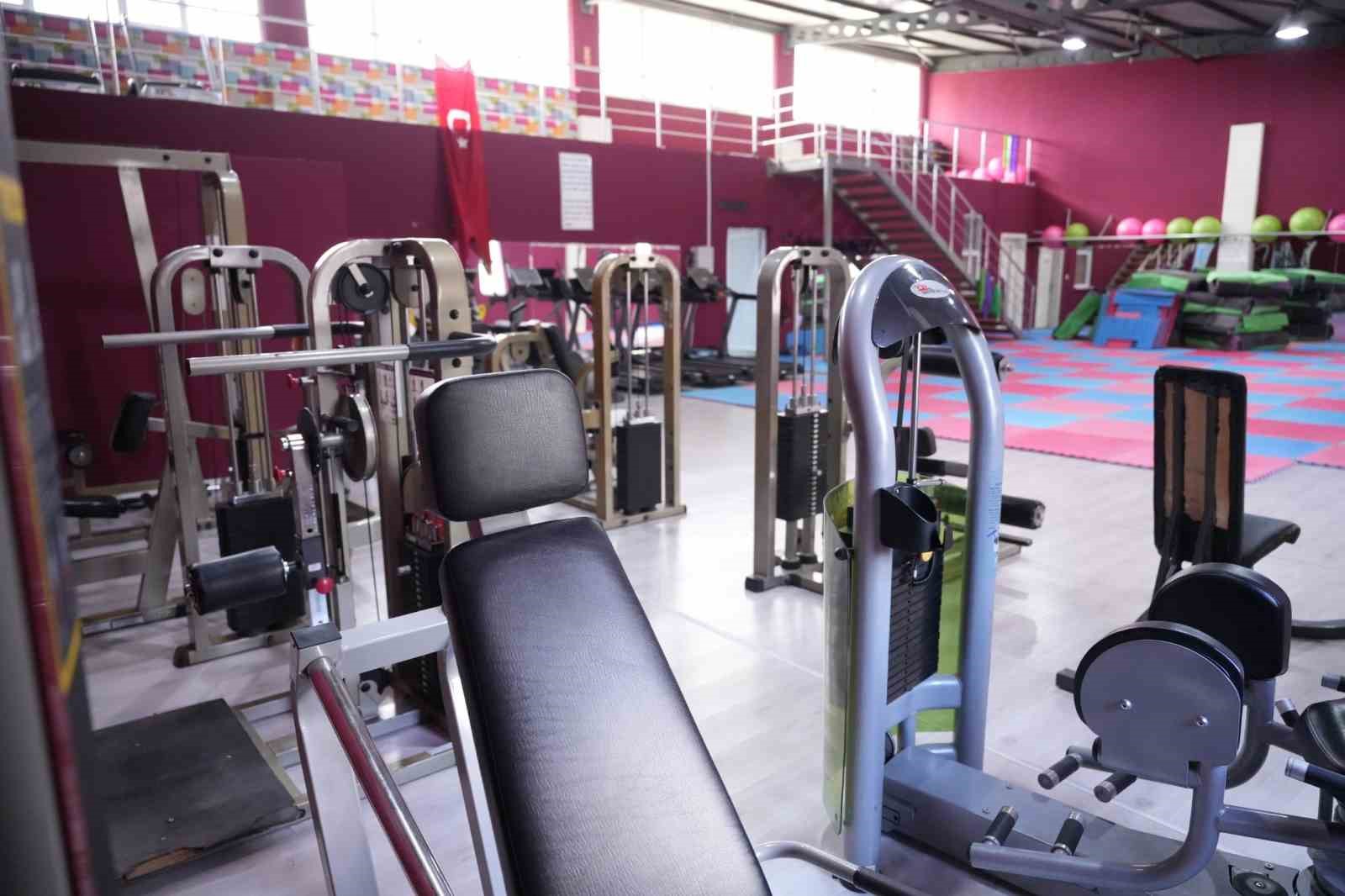 Yenişehir Belediyesi Kadın Spor Salonu hizmete açıldı

