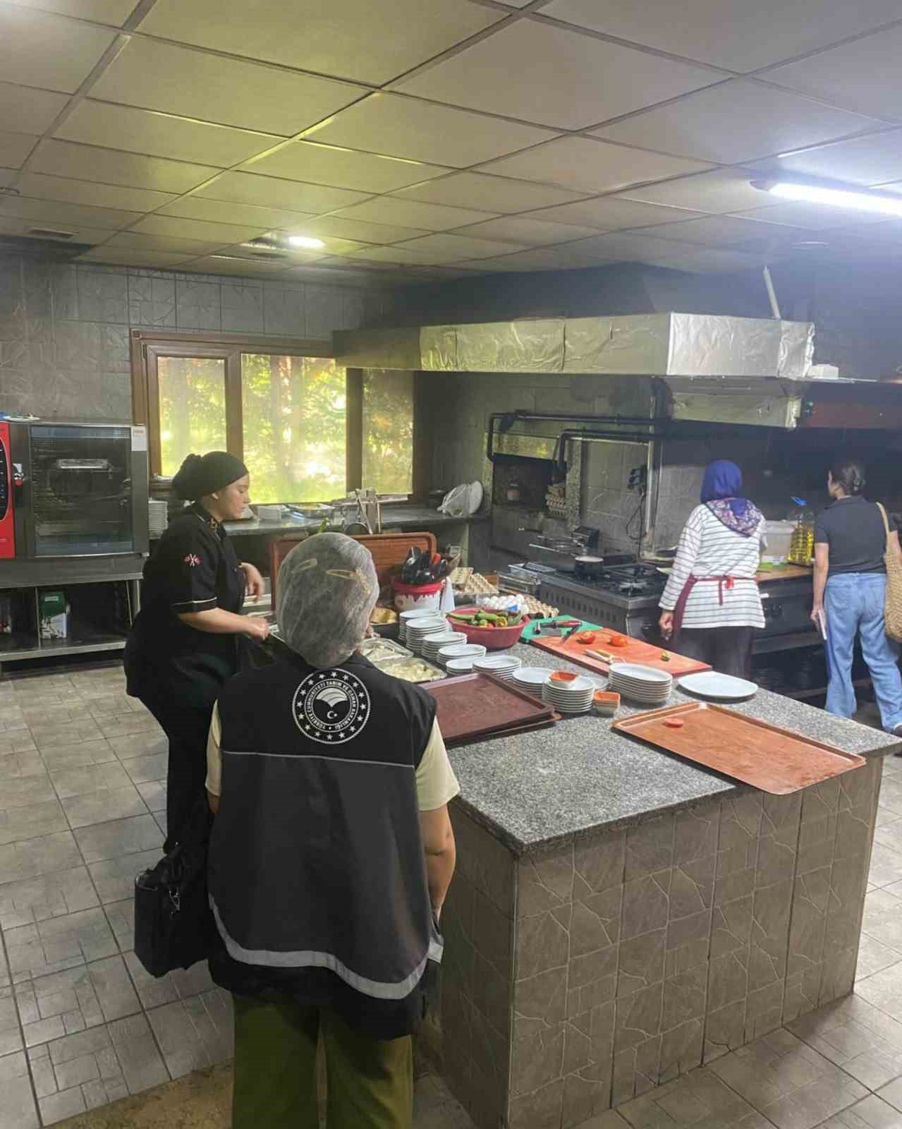 Yol üstündeki gıda noktalarına yakın takip

