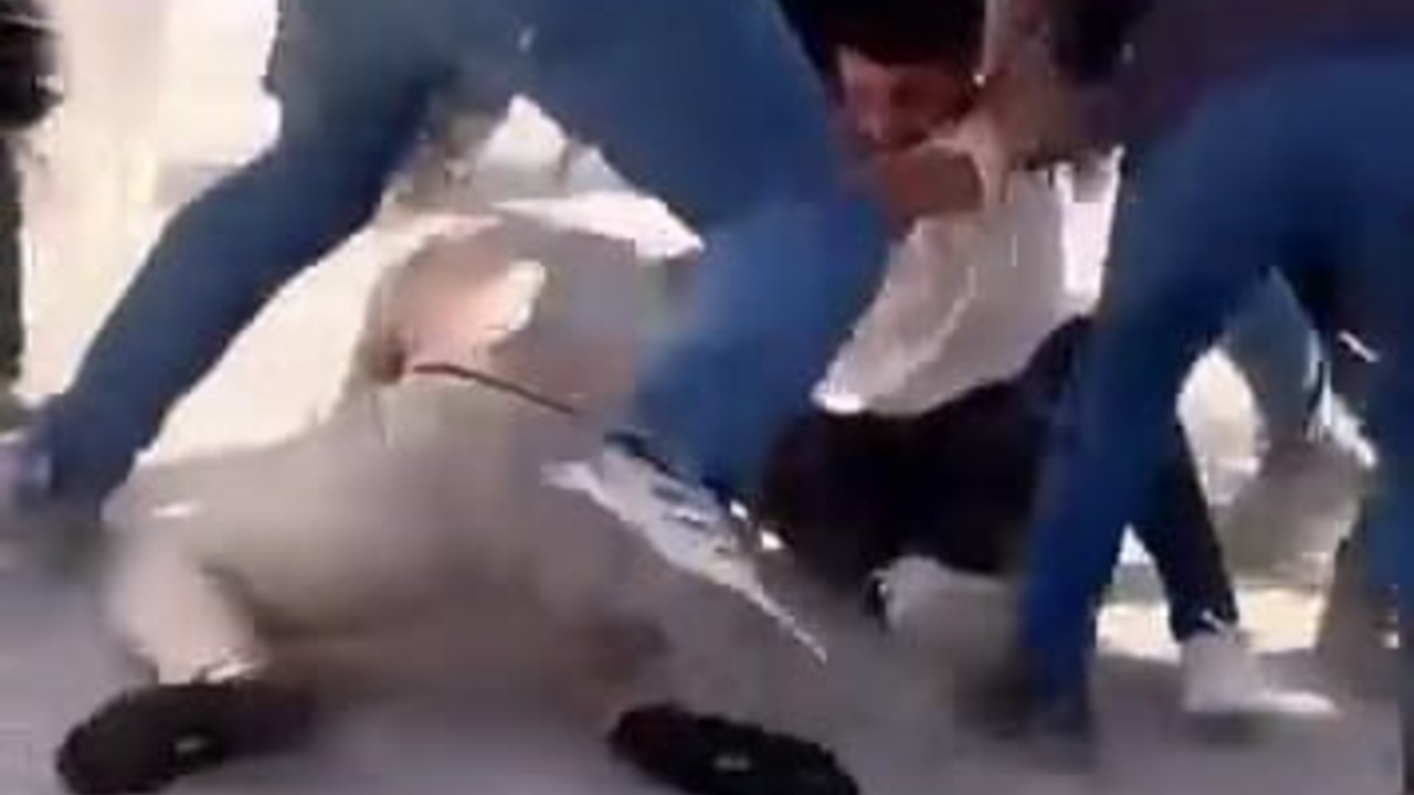 Bursa’da inşaat işçileri ile müteahhit birbirine girdi: 8 yaralı