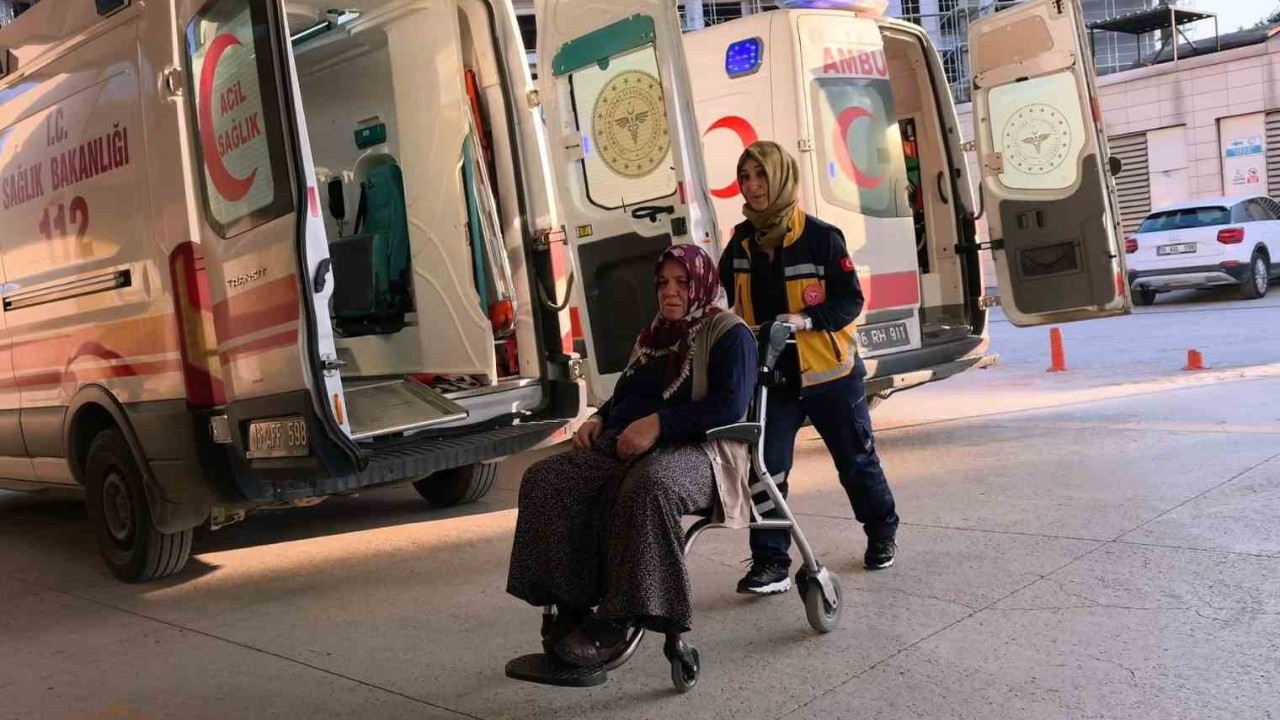 Bursa’da otomobil dere yatağına uçtu: 5 yaralı